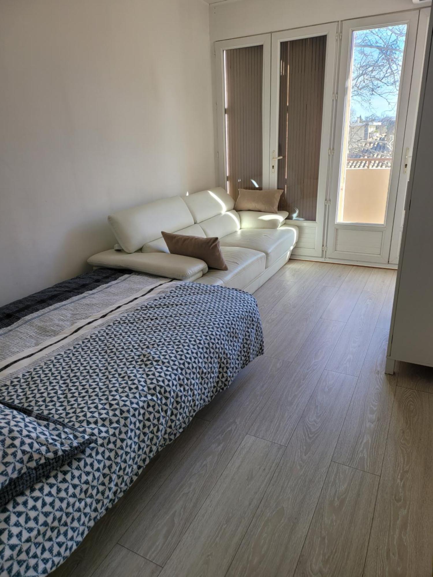 Elegant Apparemment 60M2 Climatise Apartment Avignon Exterior photo